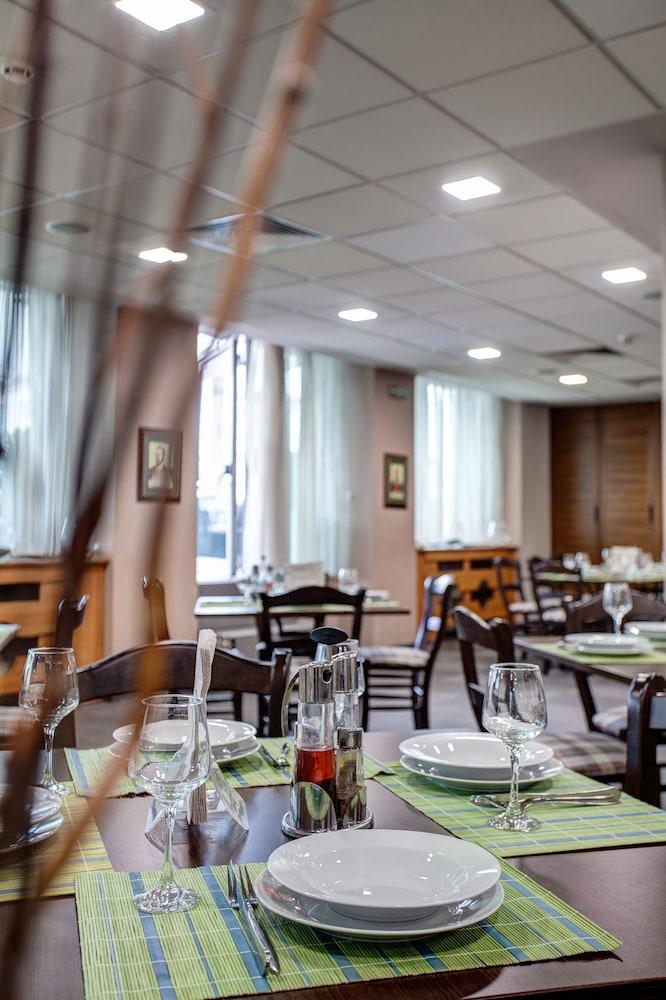 restaurant-cafeteria