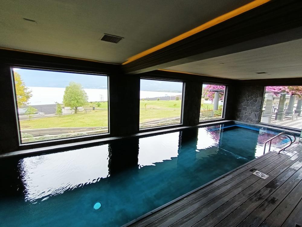 swimming pool spa