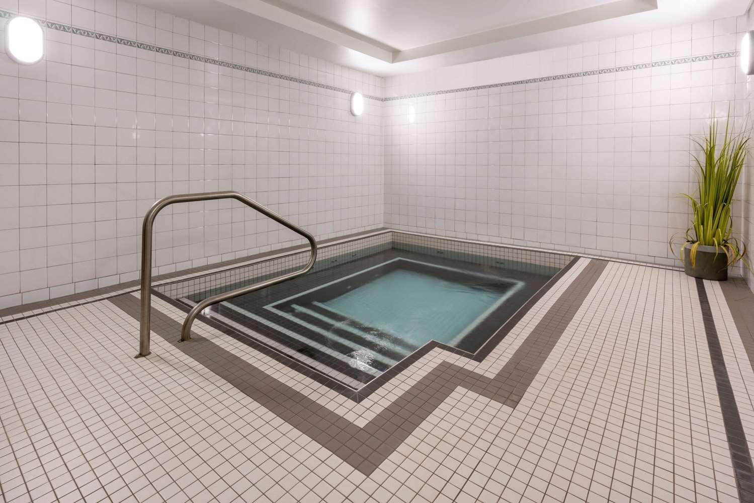 swimming pool spa