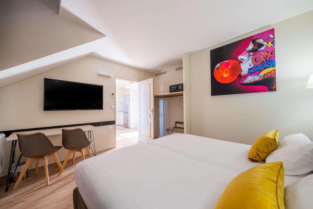 rooms
