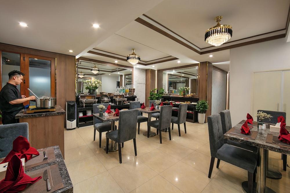 restaurant cafeteria