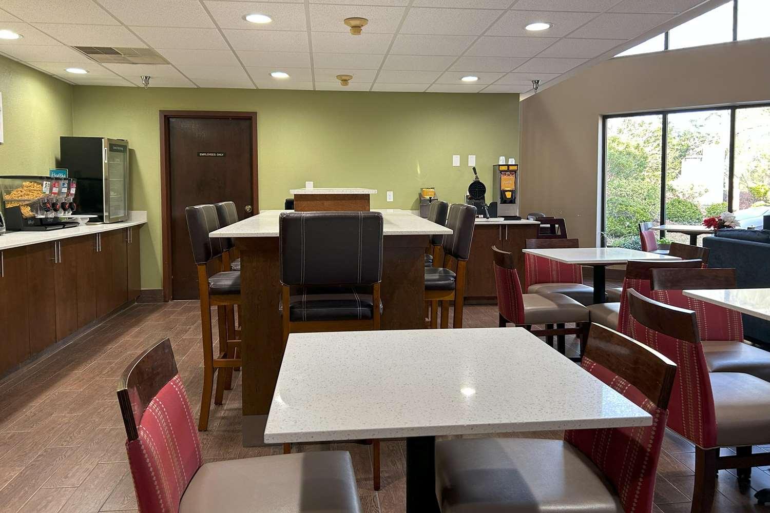 restaurant cafeteria