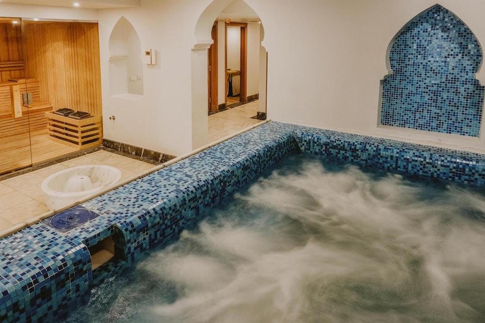 swimming pool spa