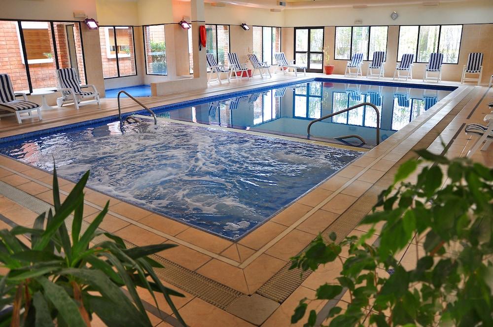 swimming pool spa