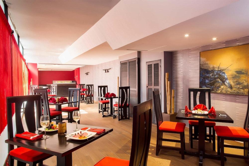 restaurant cafeteria