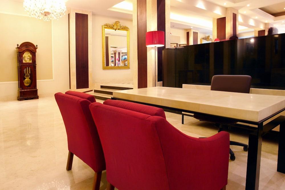 lobby