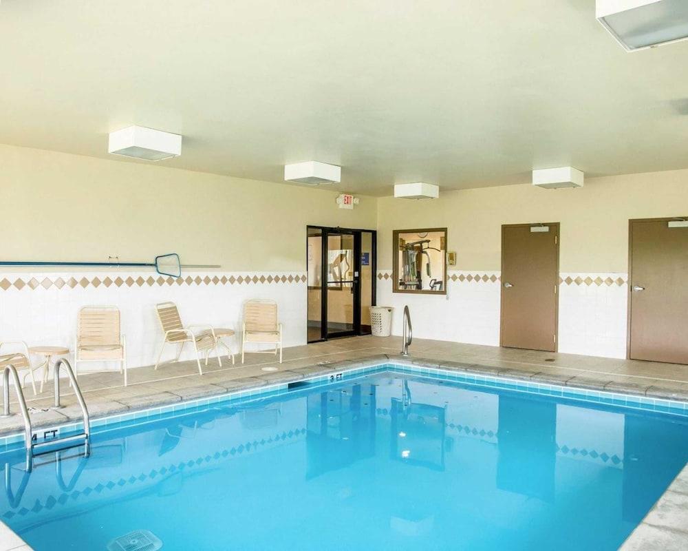 swimming pool spa