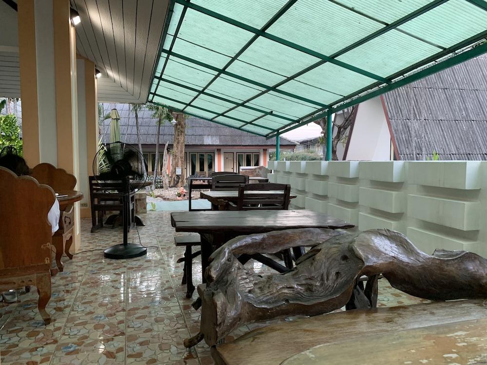 swimming pool spa