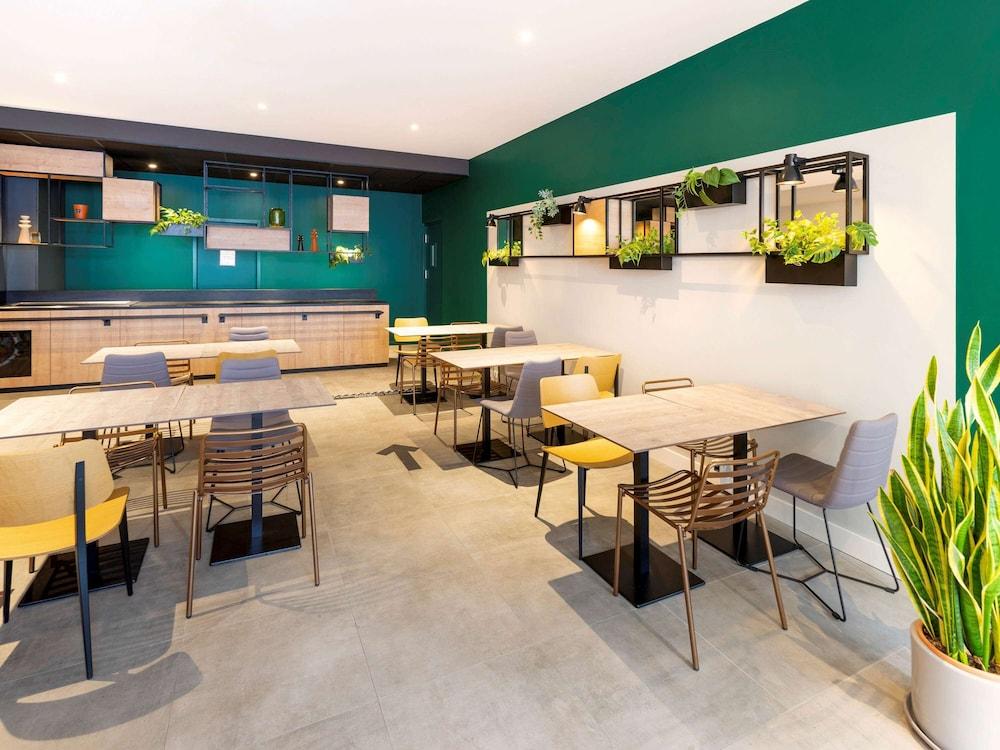 restaurant-cafeteria