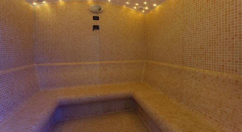 swimming pool spa