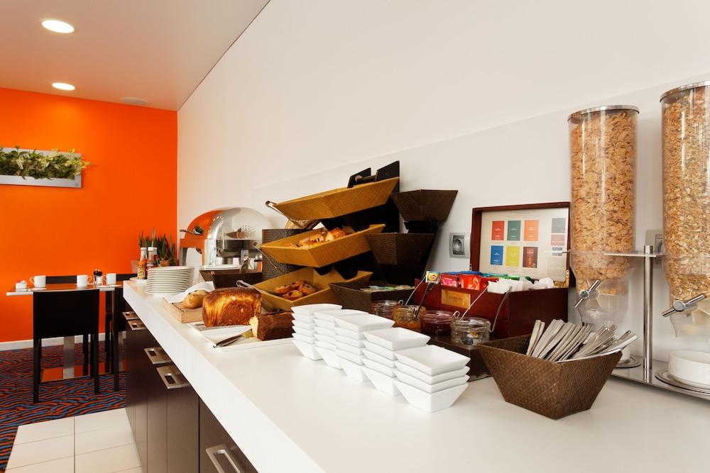 restaurant-cafeteria
