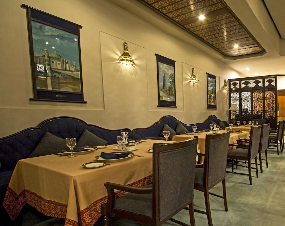 restaurant-cafeteria