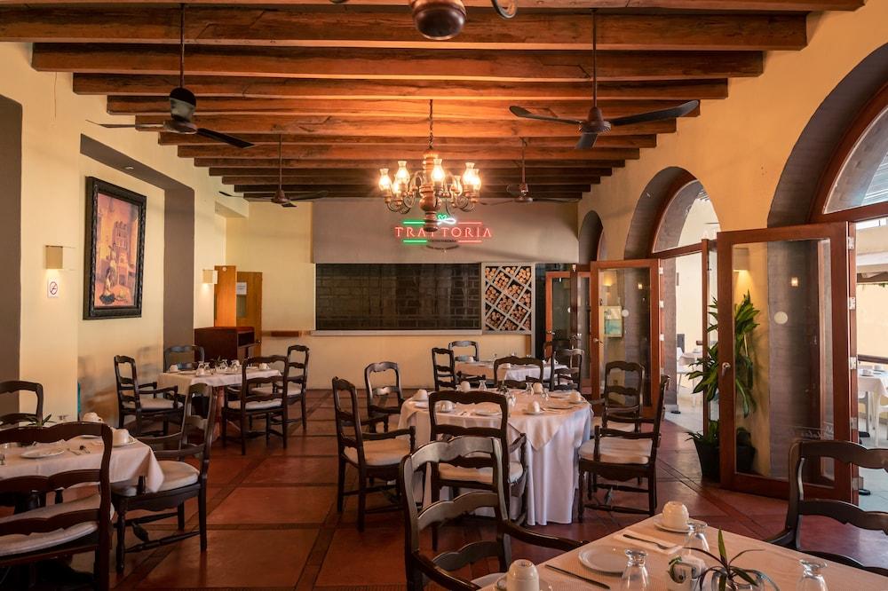 restaurant cafeteria