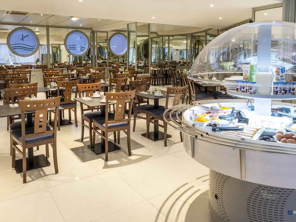 restaurant cafeteria