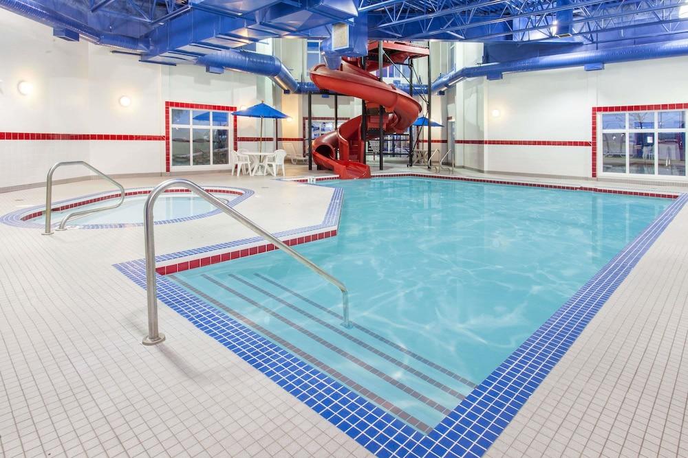 swimming pool spa