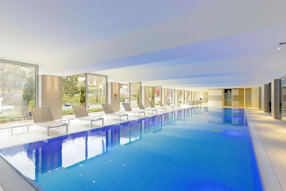 swimming pool spa