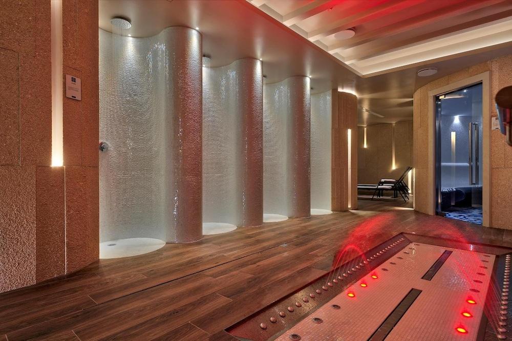 swimming pool spa