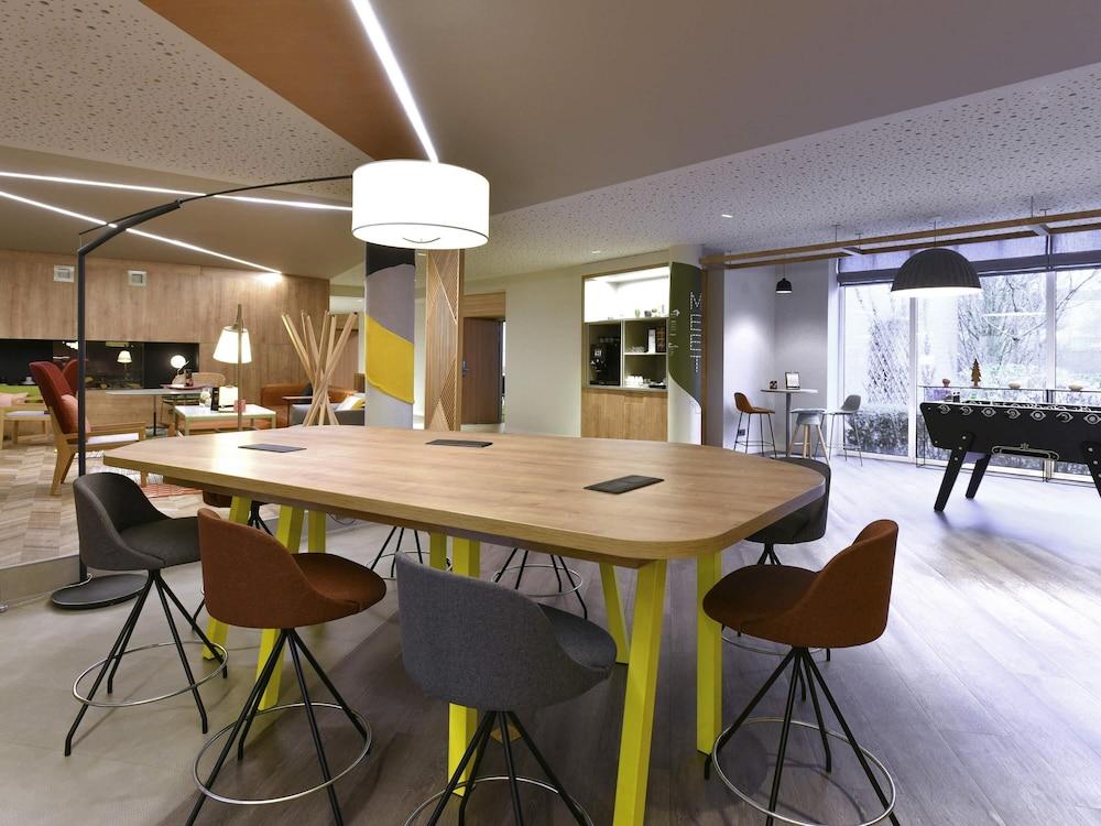 restaurant cafeteria