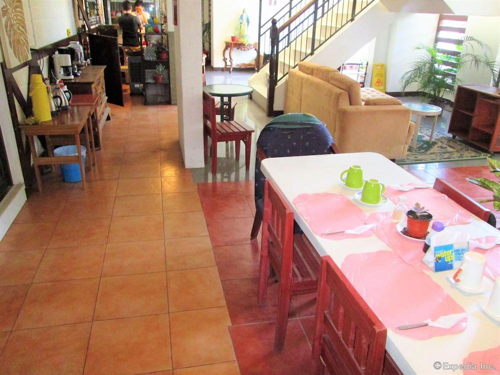 restaurant-cafeteria
