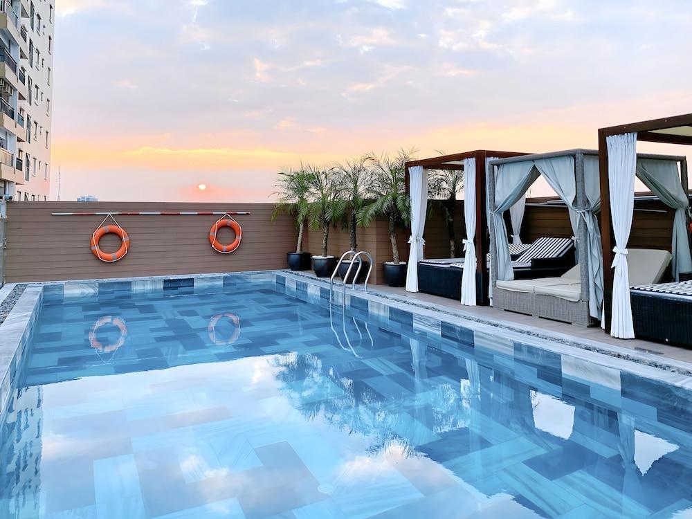 swimming pool spa