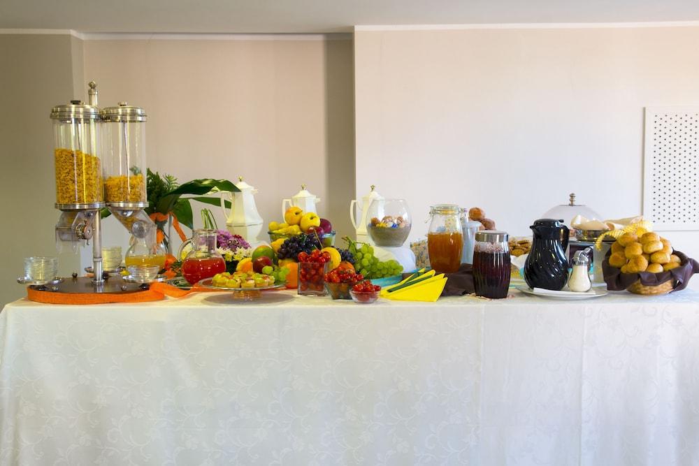 restaurant-cafeteria