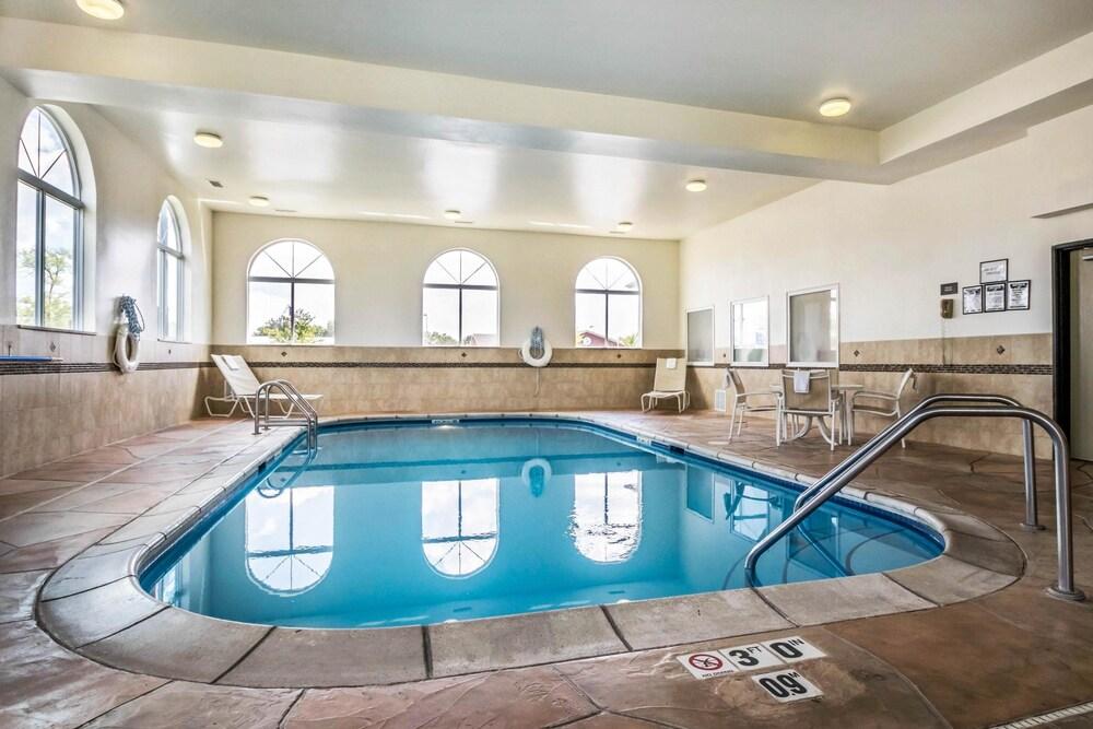 swimming pool spa