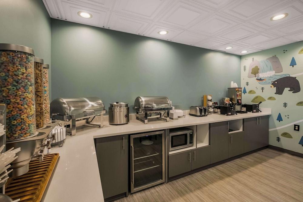 restaurant cafeteria