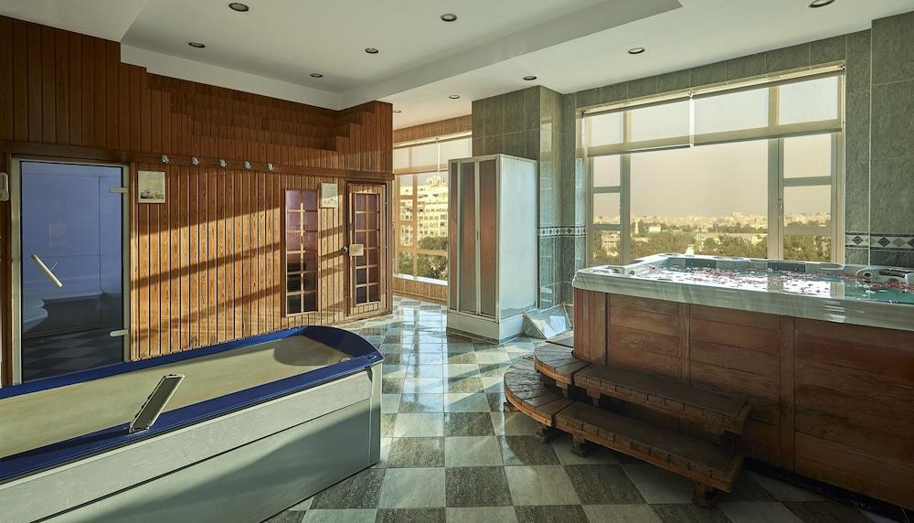 swimming pool spa