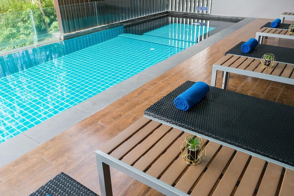 swimming pool spa