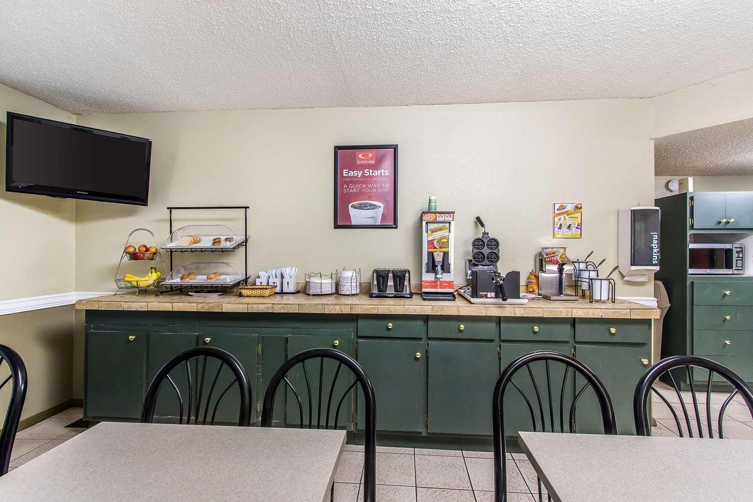 restaurant cafeteria