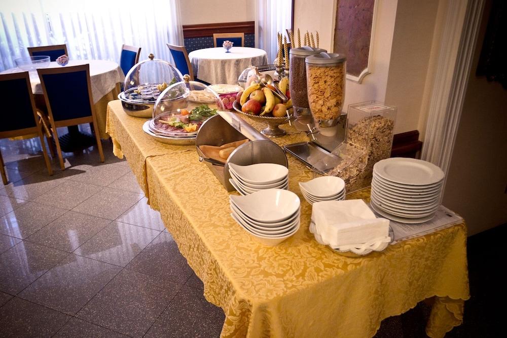 restaurant-cafeteria
