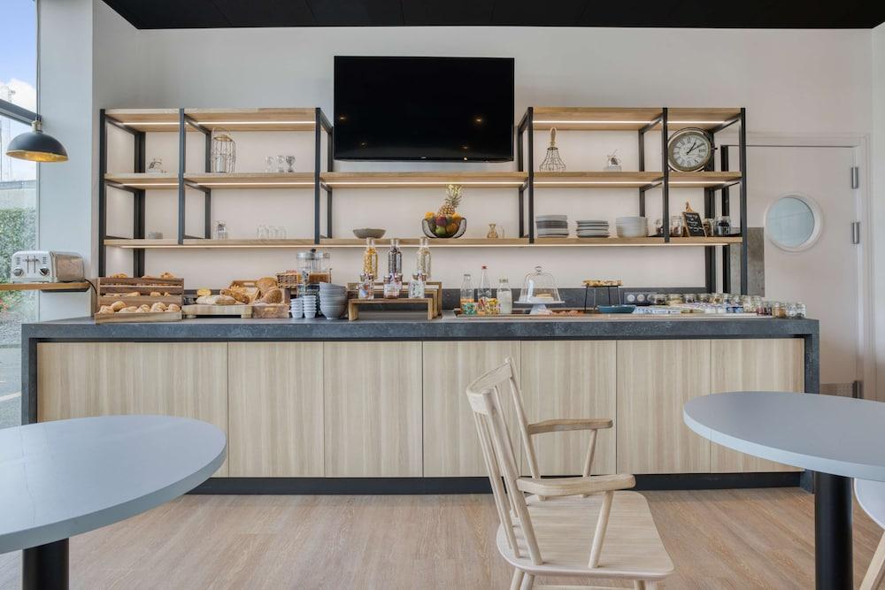 restaurant-cafeteria