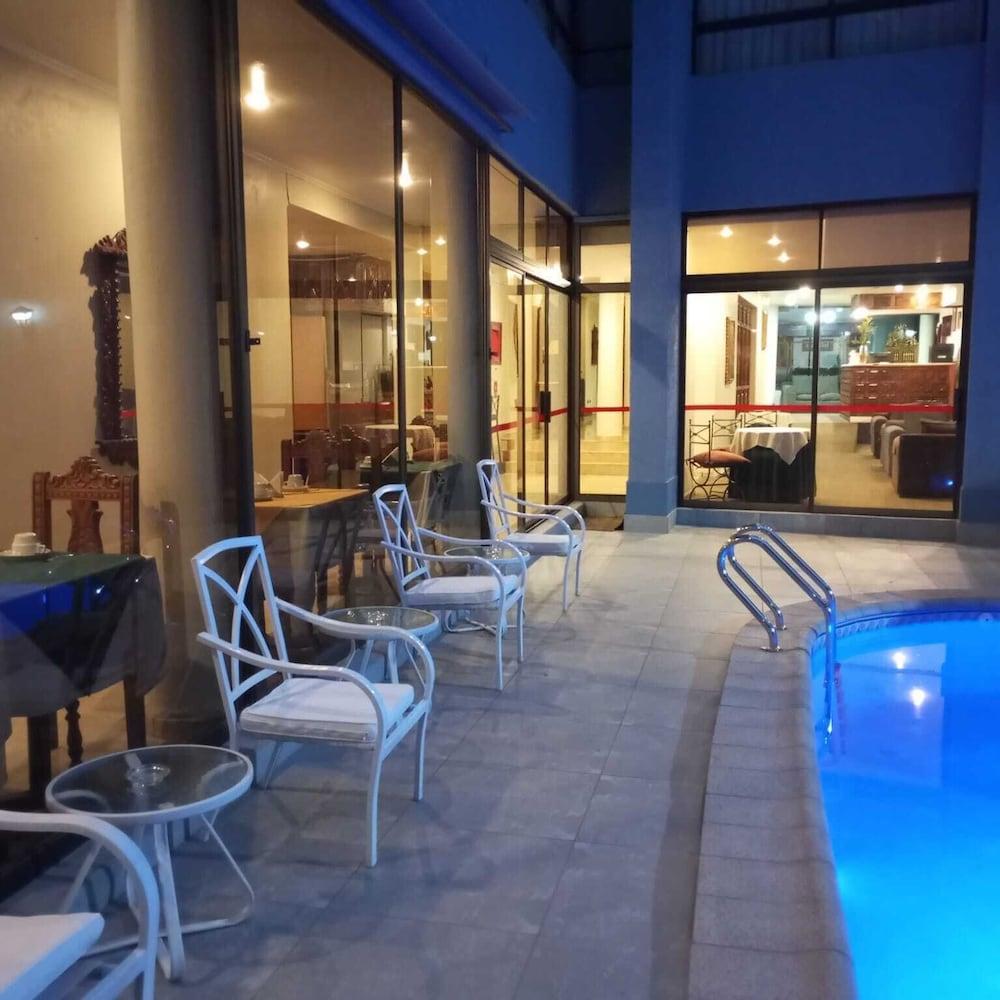 swimming pool spa