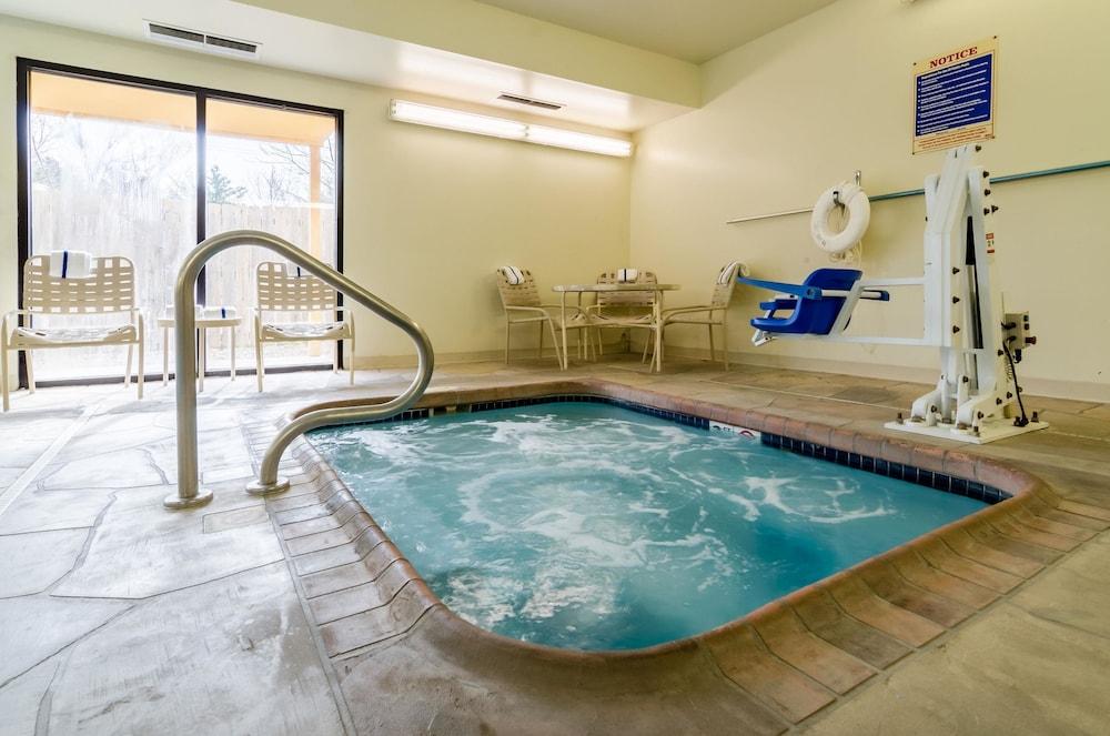swimming pool spa