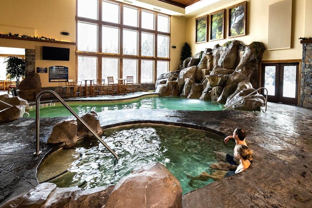 swimming pool spa