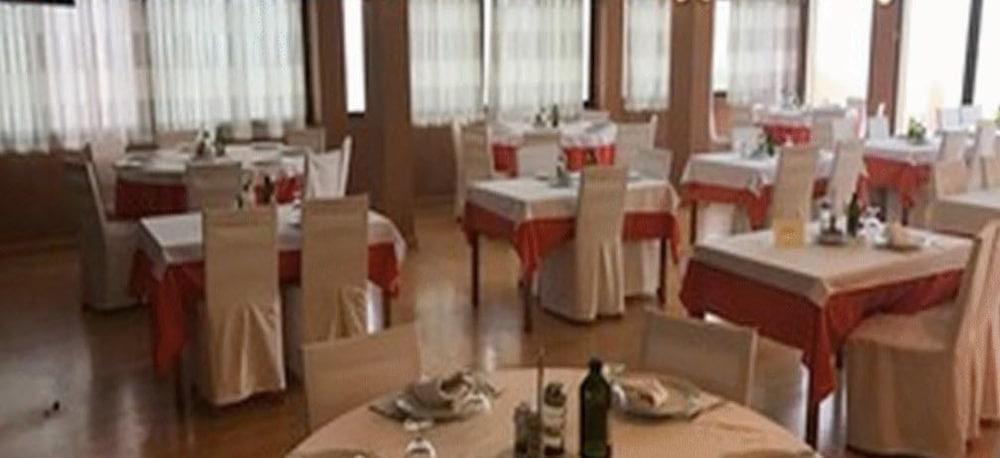 restaurant-cafeteria