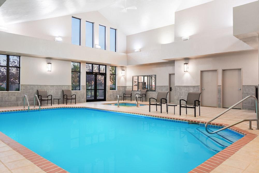 swimming pool spa