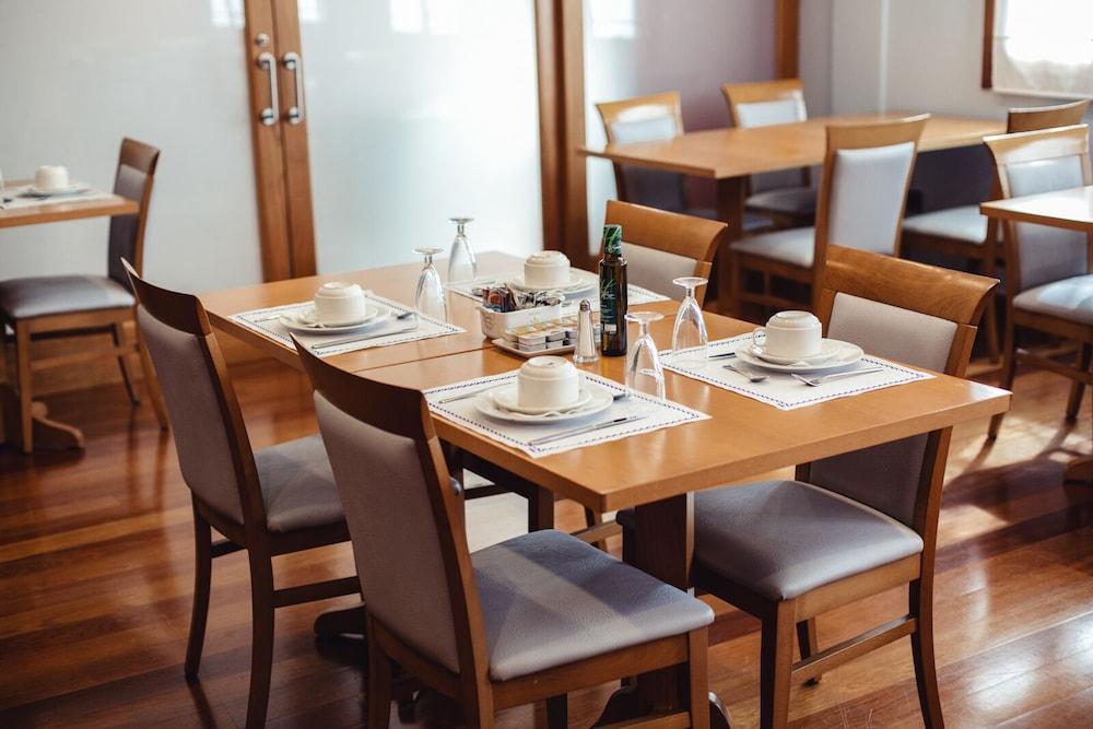 restaurant-cafeteria