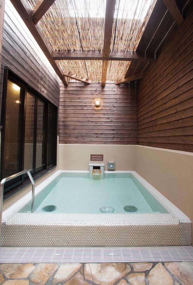 swimming pool spa