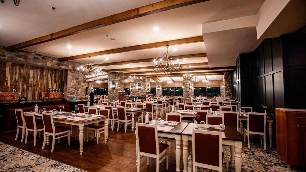 restaurant-cafeteria