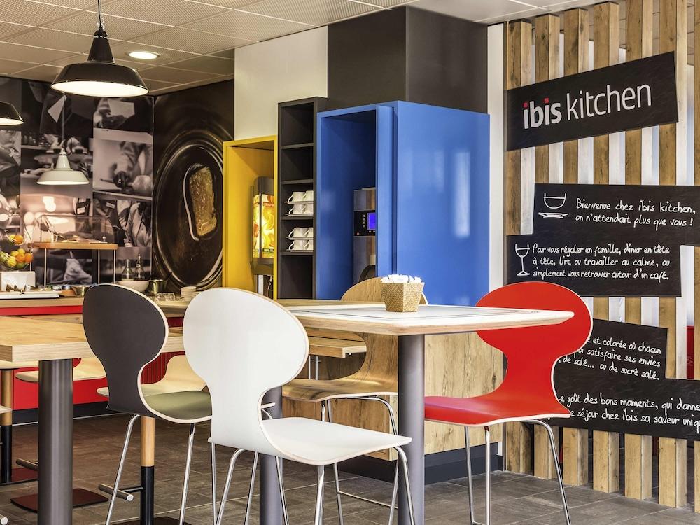 restaurant cafeteria