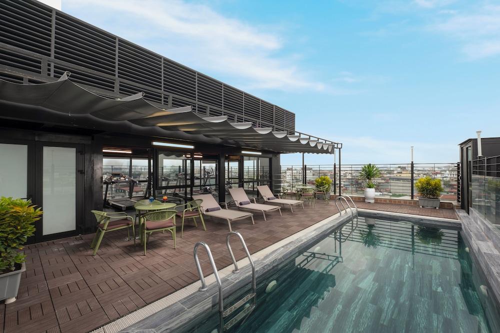swimming pool spa