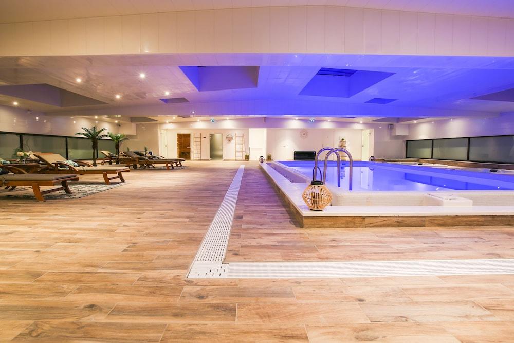 swimming pool spa