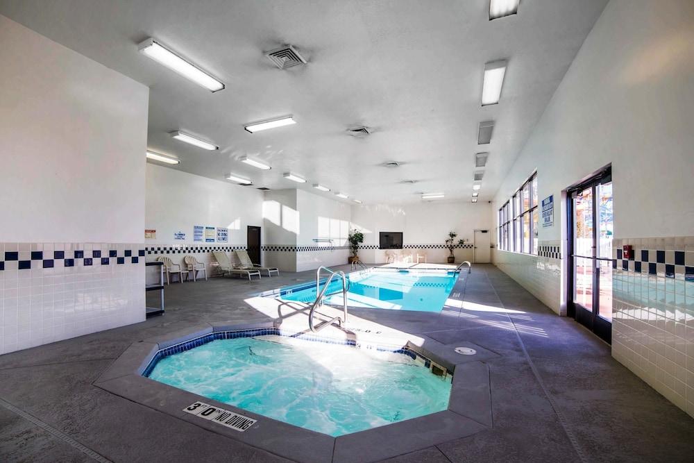 swimming pool spa