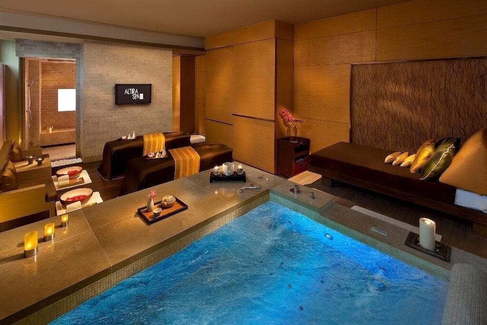 swimming pool spa