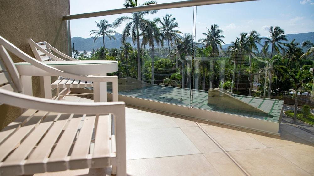 swimming pool spa