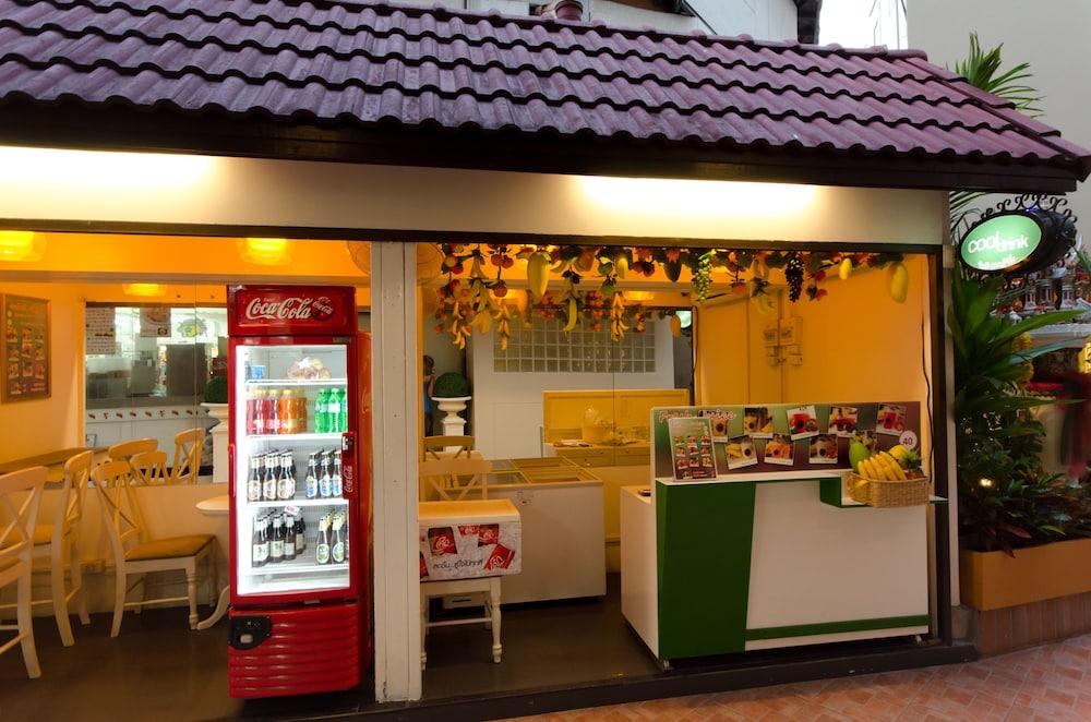restaurant-cafeteria