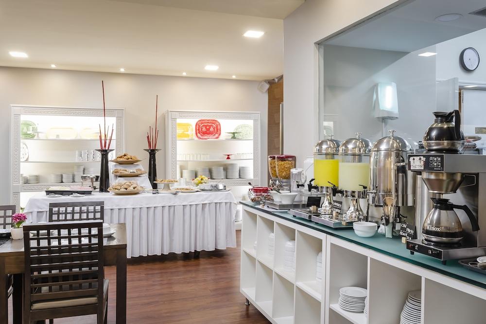 restaurant-cafeteria