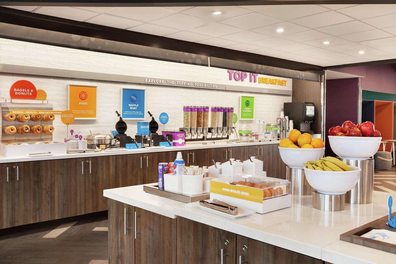 restaurant cafeteria