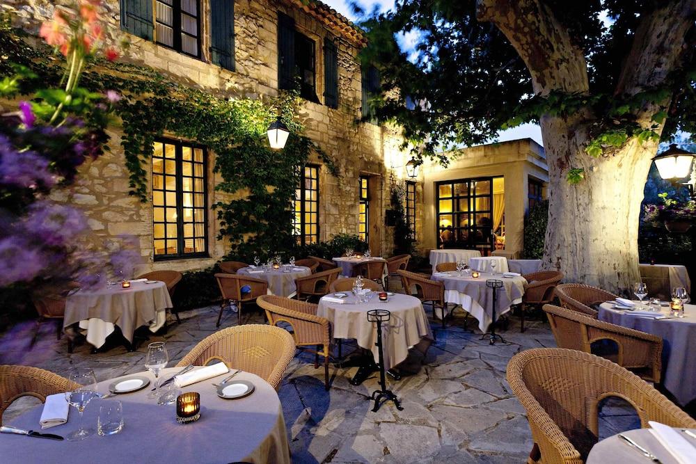restaurant-cafeteria